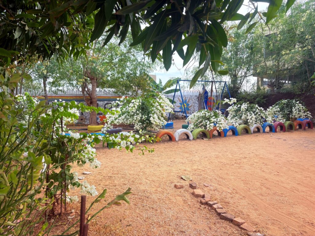 Villa R+1 avec Piscine à Vendre à Nguérigne Sérère