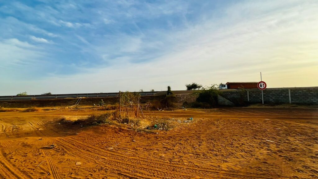 TERRAIN À VENDRE À NGUEKHOKH PROCHE DE SALY ET GANDIGAL