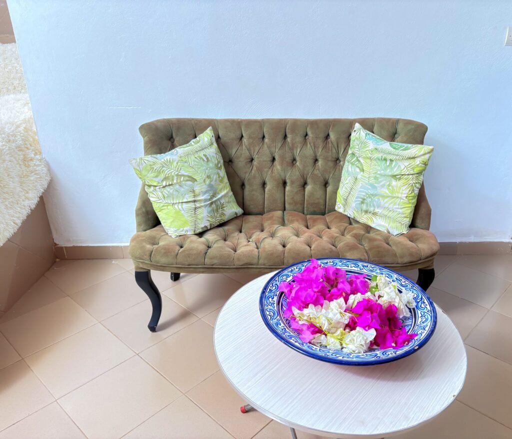 Villa R+1 avec Piscine à Vendre à Nguérigne Sérère