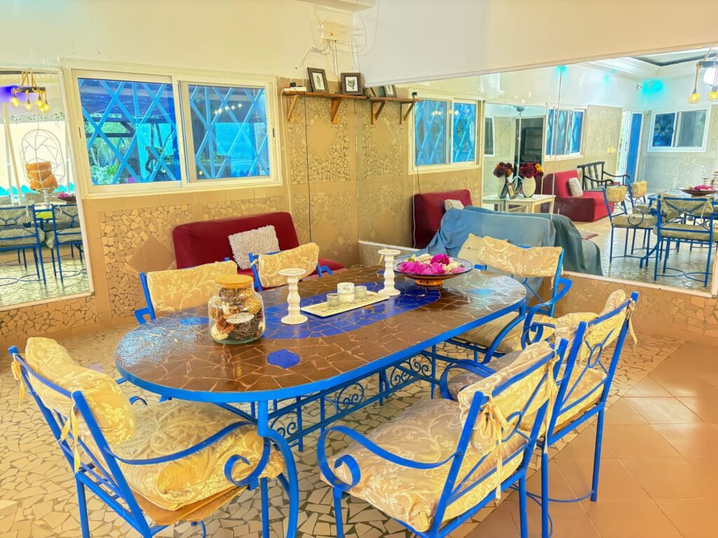 Villa R+1 avec Piscine à Vendre à Nguérigne Sérère